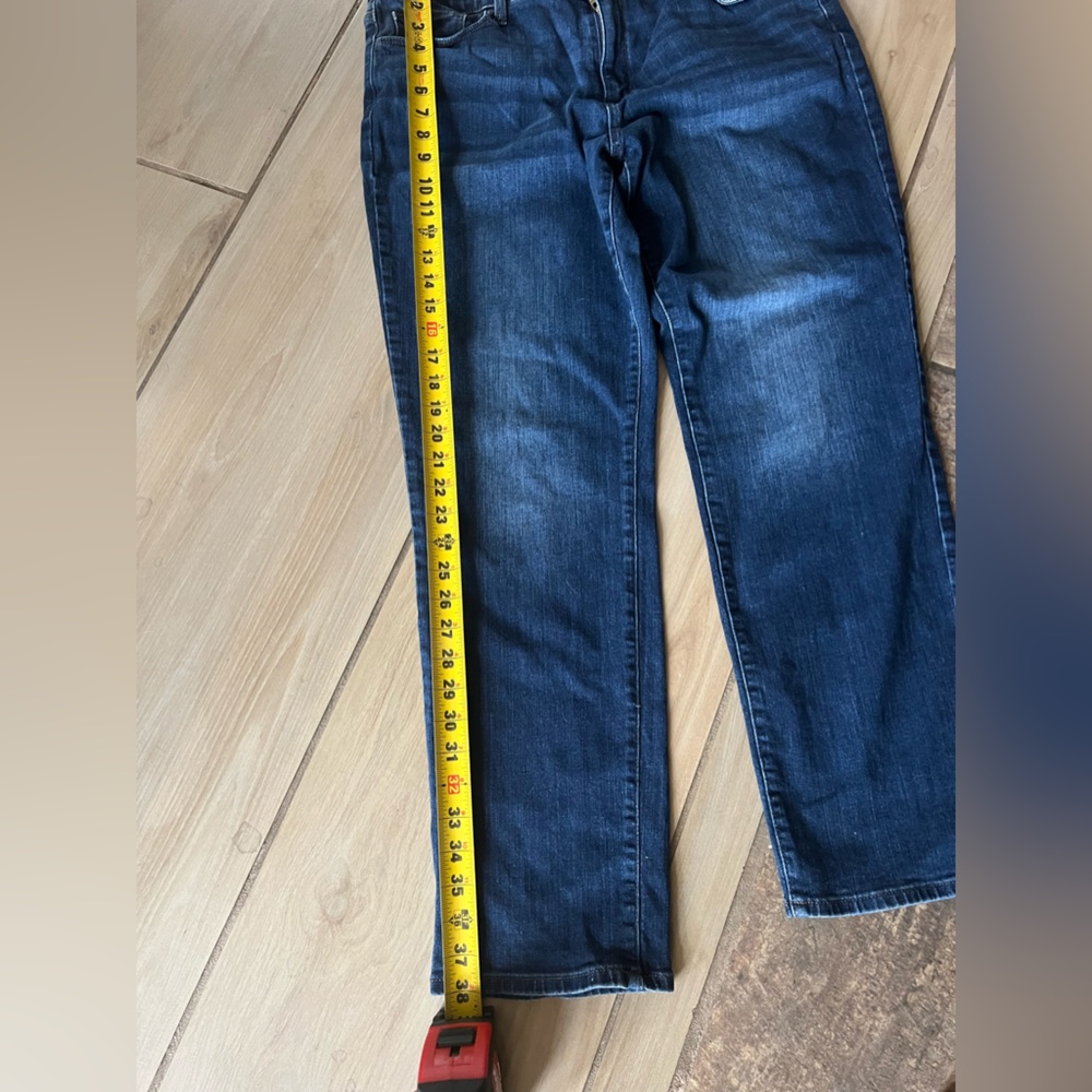 Universal Thread jeans - Picture 3 of 5